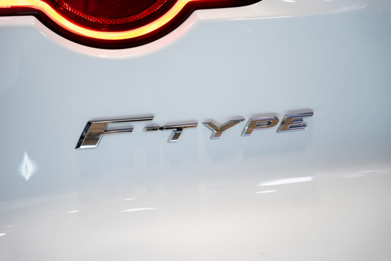 Jaguar F-Type SVR Cabriolet 5