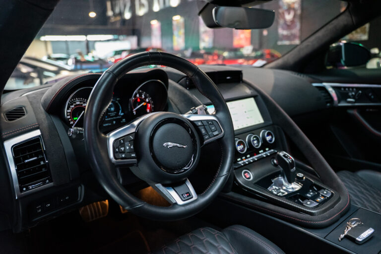 Jaguar F-Type SVR Cabriolet 5