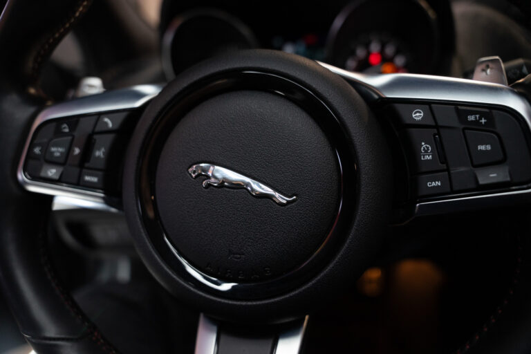 Jaguar F-Type SVR Cabriolet 5