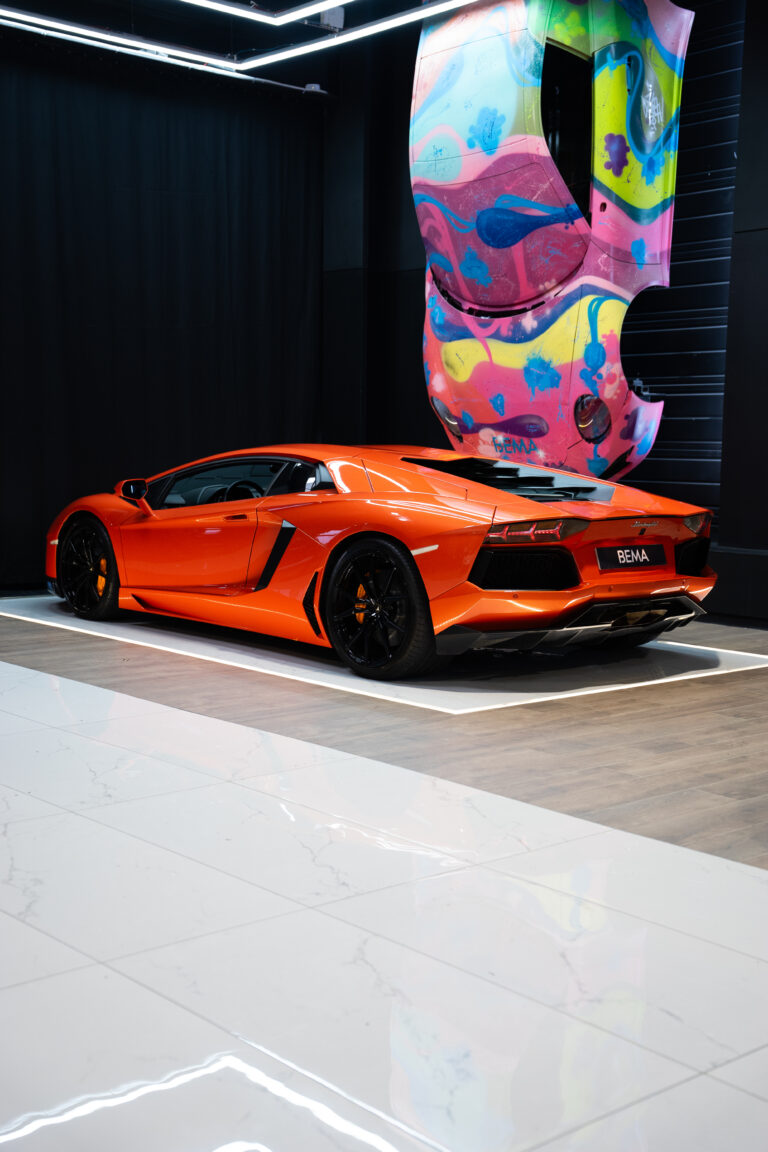 Lamborghini Aventador LP 700-4 6