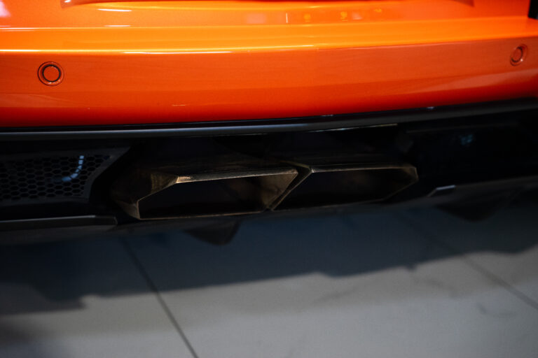 Lamborghini Aventador LP 700-4 6