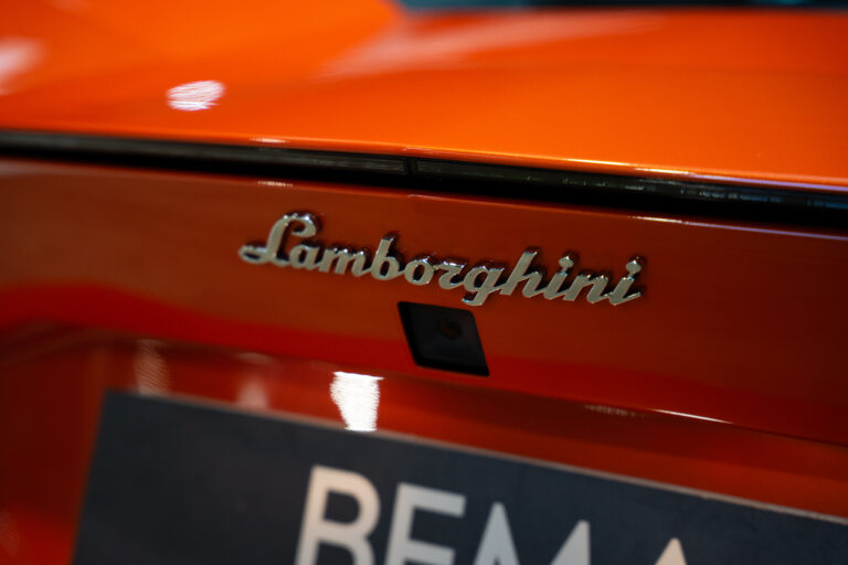 Lamborghini Aventador LP 700-4 6