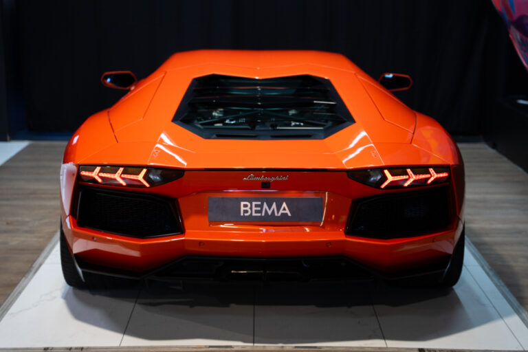 Lamborghini Aventador LP 700-4 6
