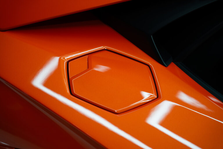 Lamborghini Aventador LP 700-4 6