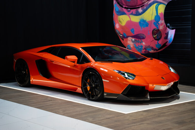 Lamborghini Aventador LP 700-4 6