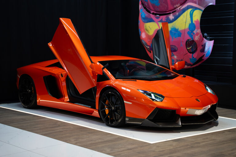 Lamborghini Aventador LP 700-4 6