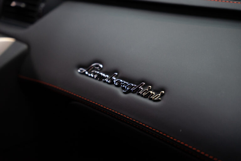 Lamborghini Aventador LP 700-4 6