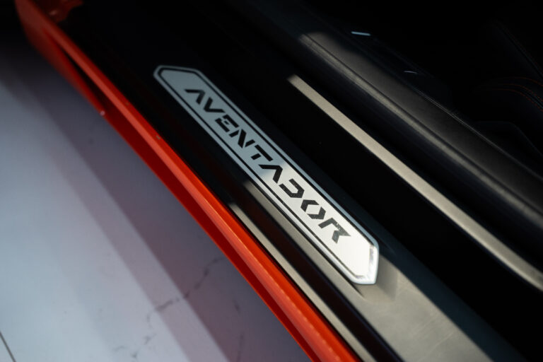 Lamborghini Aventador LP 700-4 6
