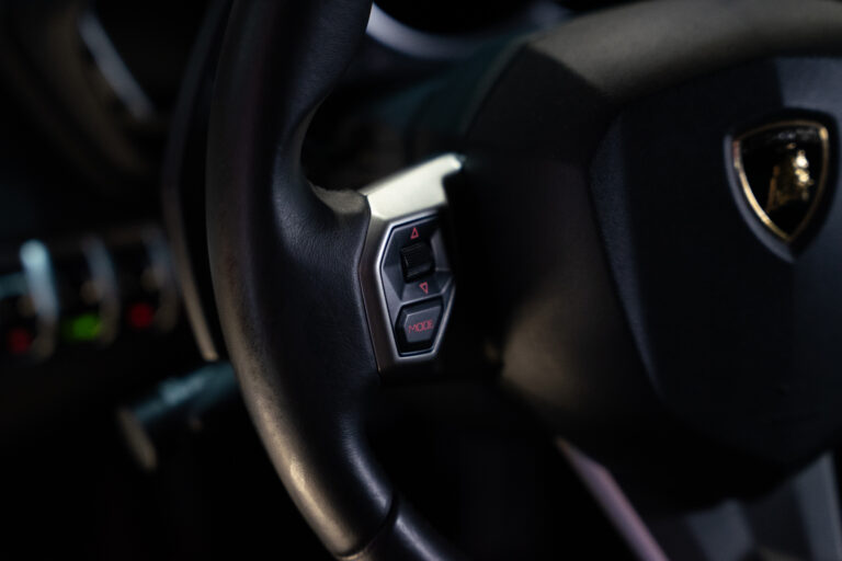 Lamborghini Aventador LP 700-4 6