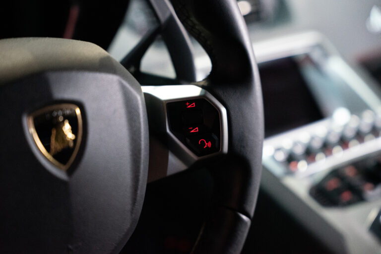 Lamborghini Aventador LP 700-4 6