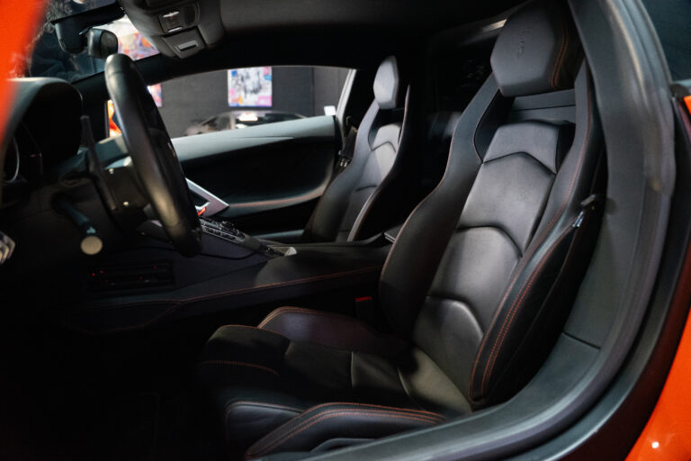 Lamborghini Aventador LP 700-4 6