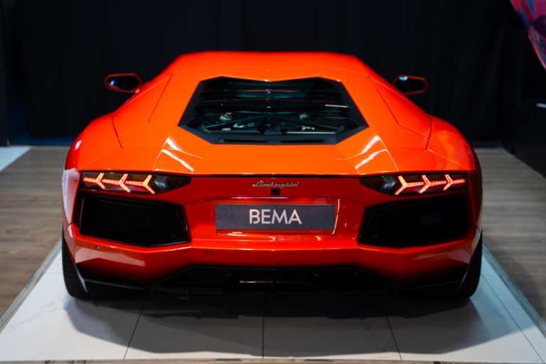 Lamborghini Aventador LP 700-4 6