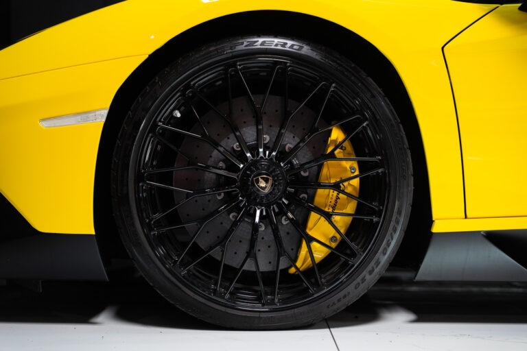 Lamborghini Aventador SV Roadster 6