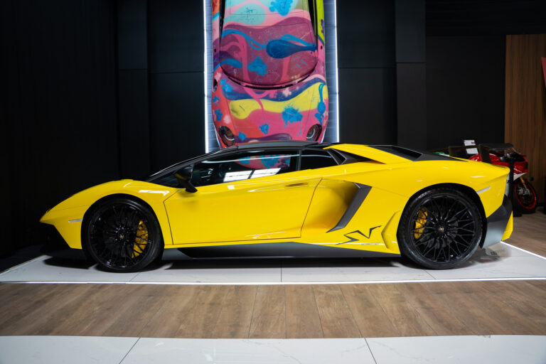 Lamborghini Aventador SV Roadster 6