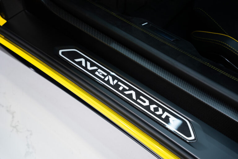 Lamborghini Aventador SV Roadster 6