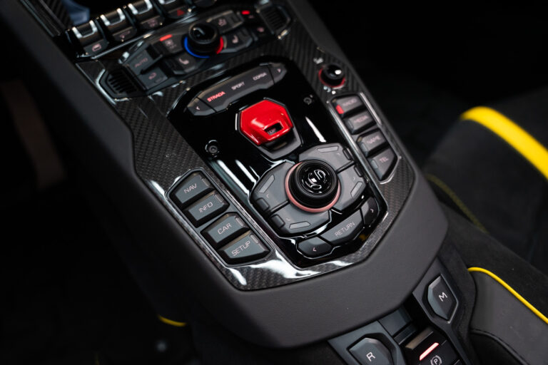 Lamborghini Aventador SV Roadster 6