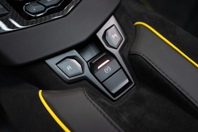 Lamborghini Aventador SV Roadster 6