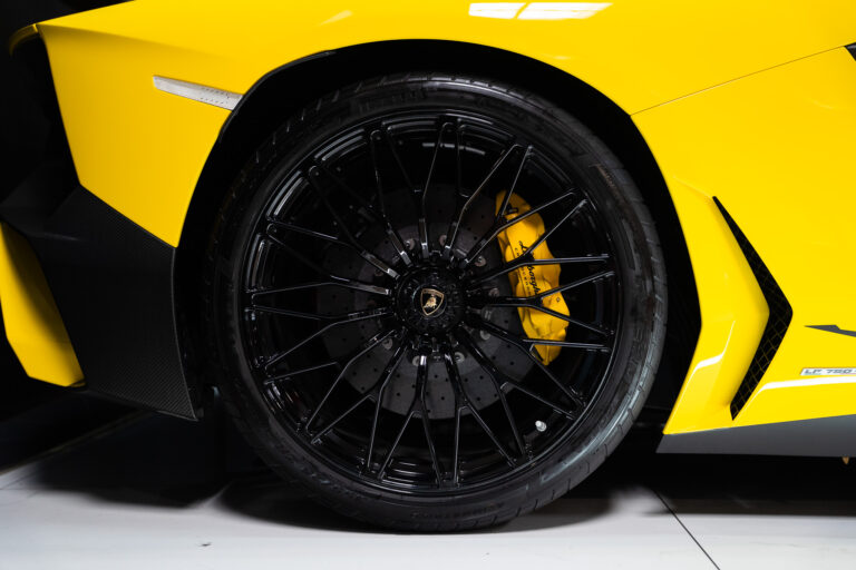 Lamborghini Aventador SV Roadster 6