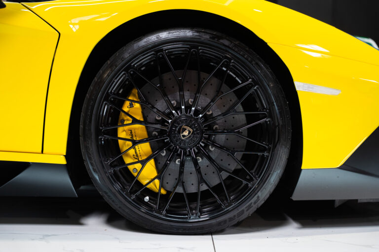 Lamborghini Aventador SV Roadster 6
