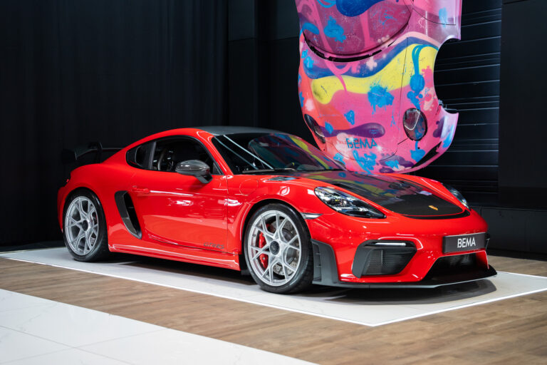 Porsche 718 Cayman GT4 RS 4