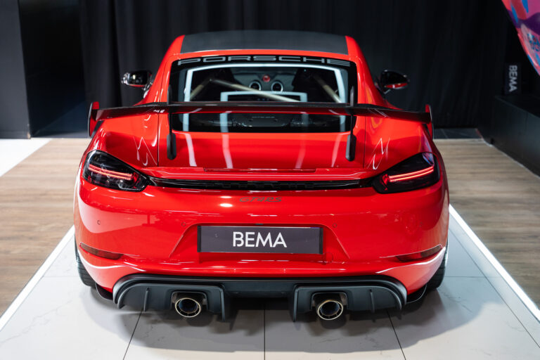 Porsche 718 Cayman GT4 RS 4