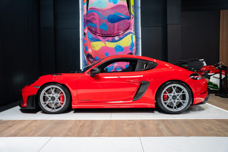 Porsche 718 Cayman GT4 RS 4