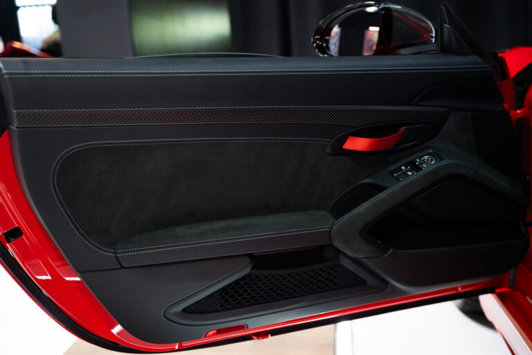 Porsche 718 Cayman GT4 RS 4