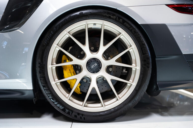 Porsche 911 (991) GT2 RS 3