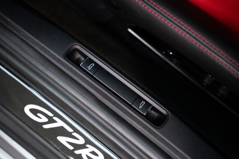 Porsche 911 (991) GT2 RS 3