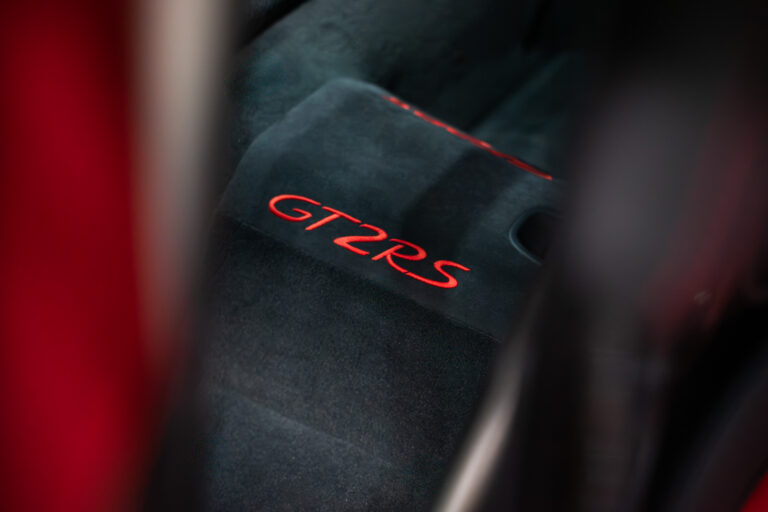 Porsche 911 (991) GT2 RS 3