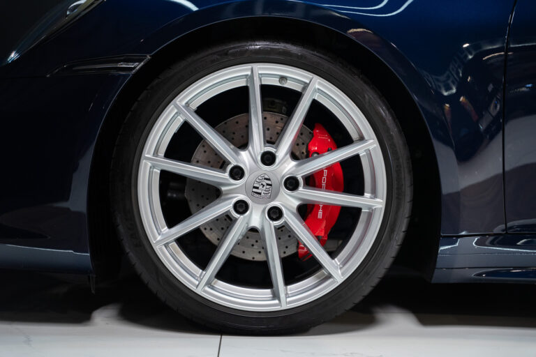 Porsche 911 (992) Cabriolet Carrera 4S – Bleu Nuit – Galerie photo 01