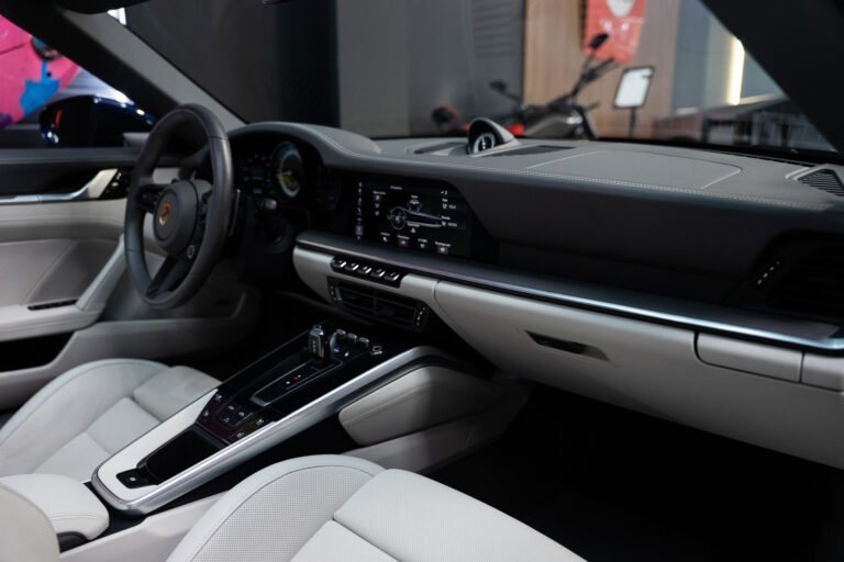 Porsche 911 (992) Cabriolet Carrera 4S – Bleu Nuit – Galerie photo 39