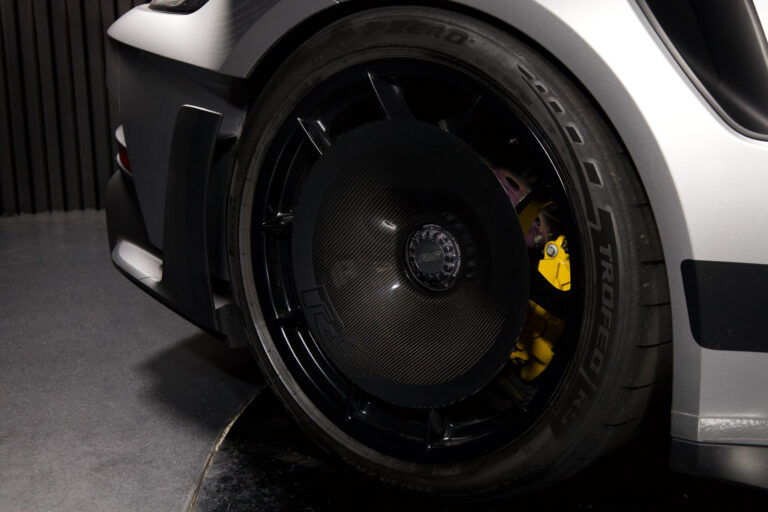 Porsche 911 (992) GT3 RS 4