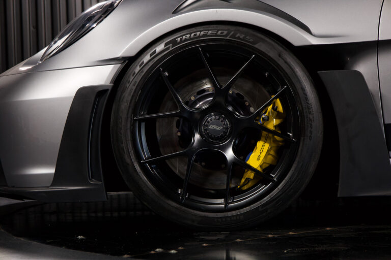 Porsche 911 (992) GT3 RS 4