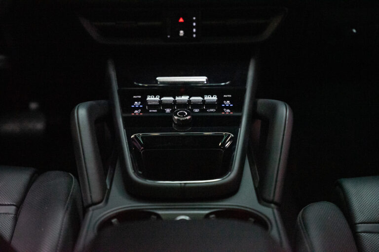 Porsche Cayenne Coupé E-Hybrid 3