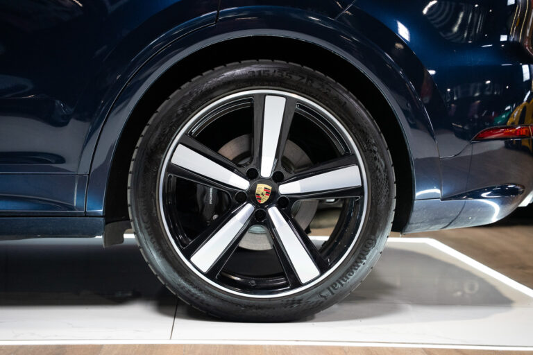 Porsche Cayenne Coupé E-Hybrid 3