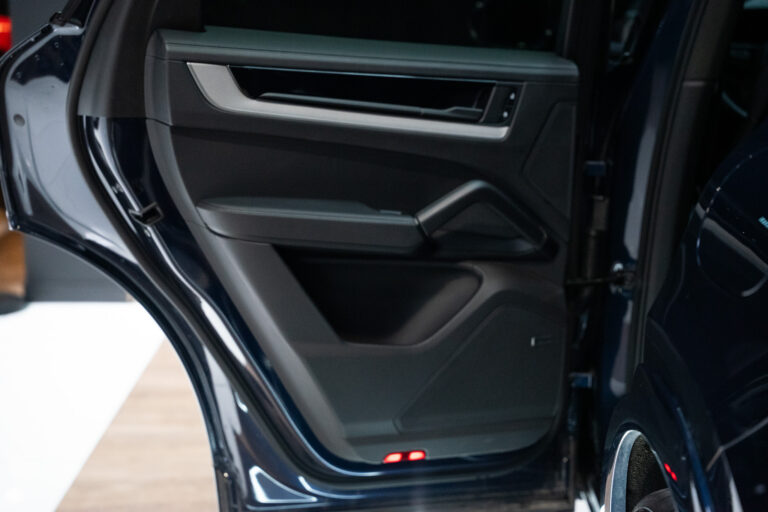 Porsche Cayenne Coupé E-Hybrid 3