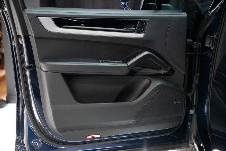 Porsche Cayenne Coupé E-Hybrid 3
