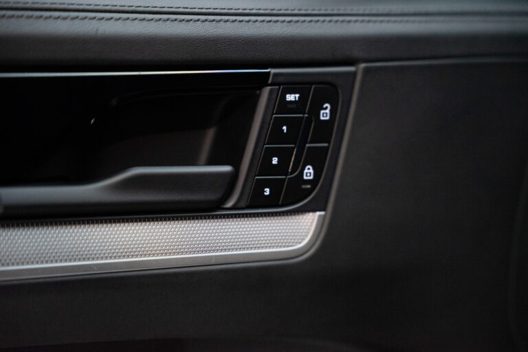 Porsche Cayenne Coupé E-Hybrid 3