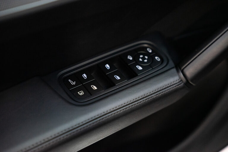 Porsche Cayenne Coupé E-Hybrid 3