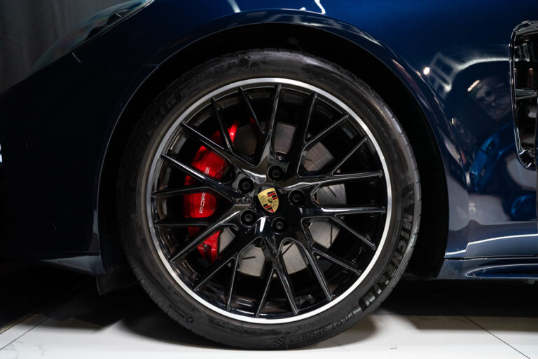 Porsche Panamera GTS 4