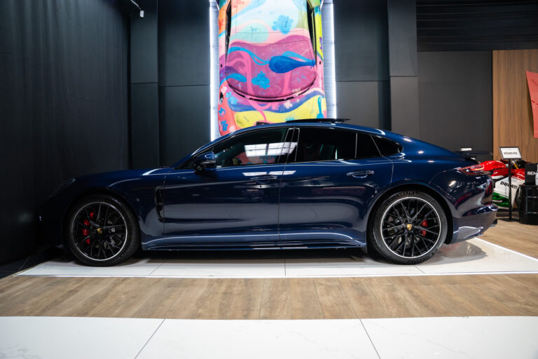 Porsche Panamera GTS 4