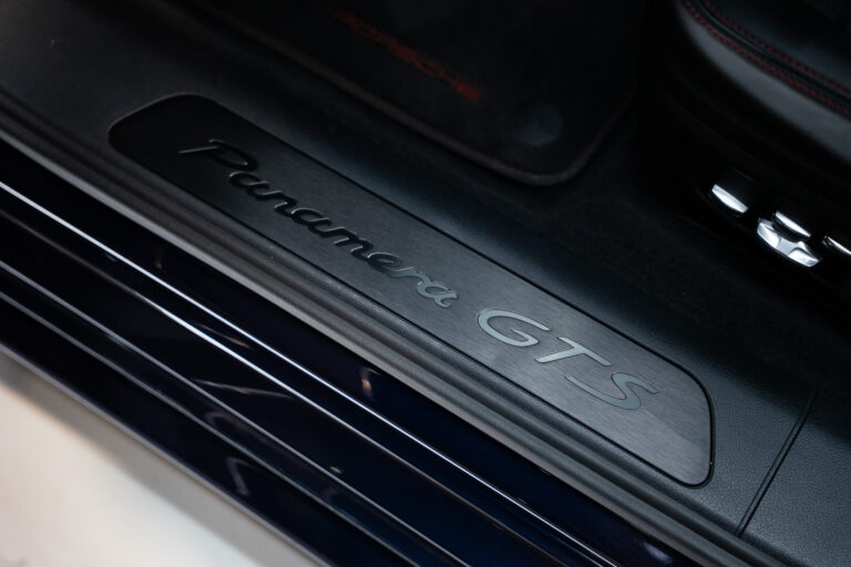 Porsche Panamera GTS 4