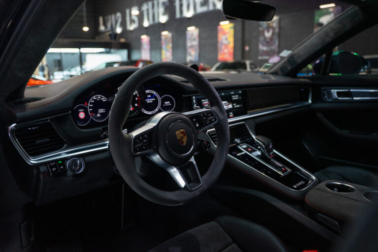 Porsche Panamera GTS 4